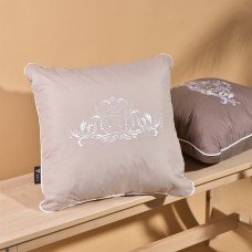 Подушка ROYAL з вишивкою ТМ IDEIA 45 x 45 см св.сірий Подушка ROYAL з вишивкою ТМ IDEIA 45 x 45 см св.сірий